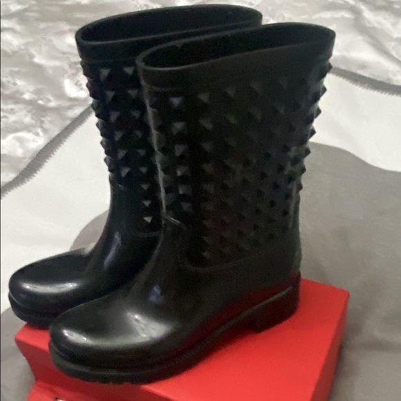 Valentino Black Rockstud Rubber Rainboots 38 US 7 Preowned - Picture 2 of 9